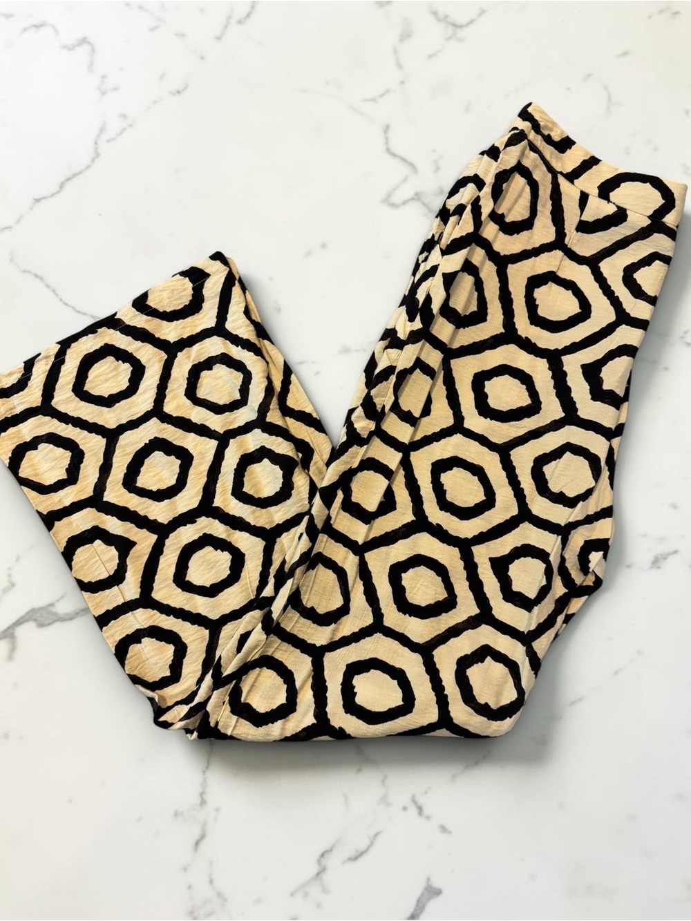 ✨Sincerely Jules Beige and Black Abstract Pants✨